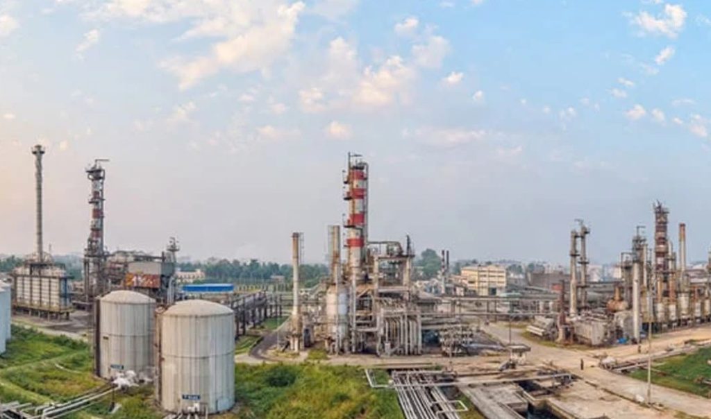 দেশের একমাত্র তেল শোধনাগার বন্ধ ঘোষণা