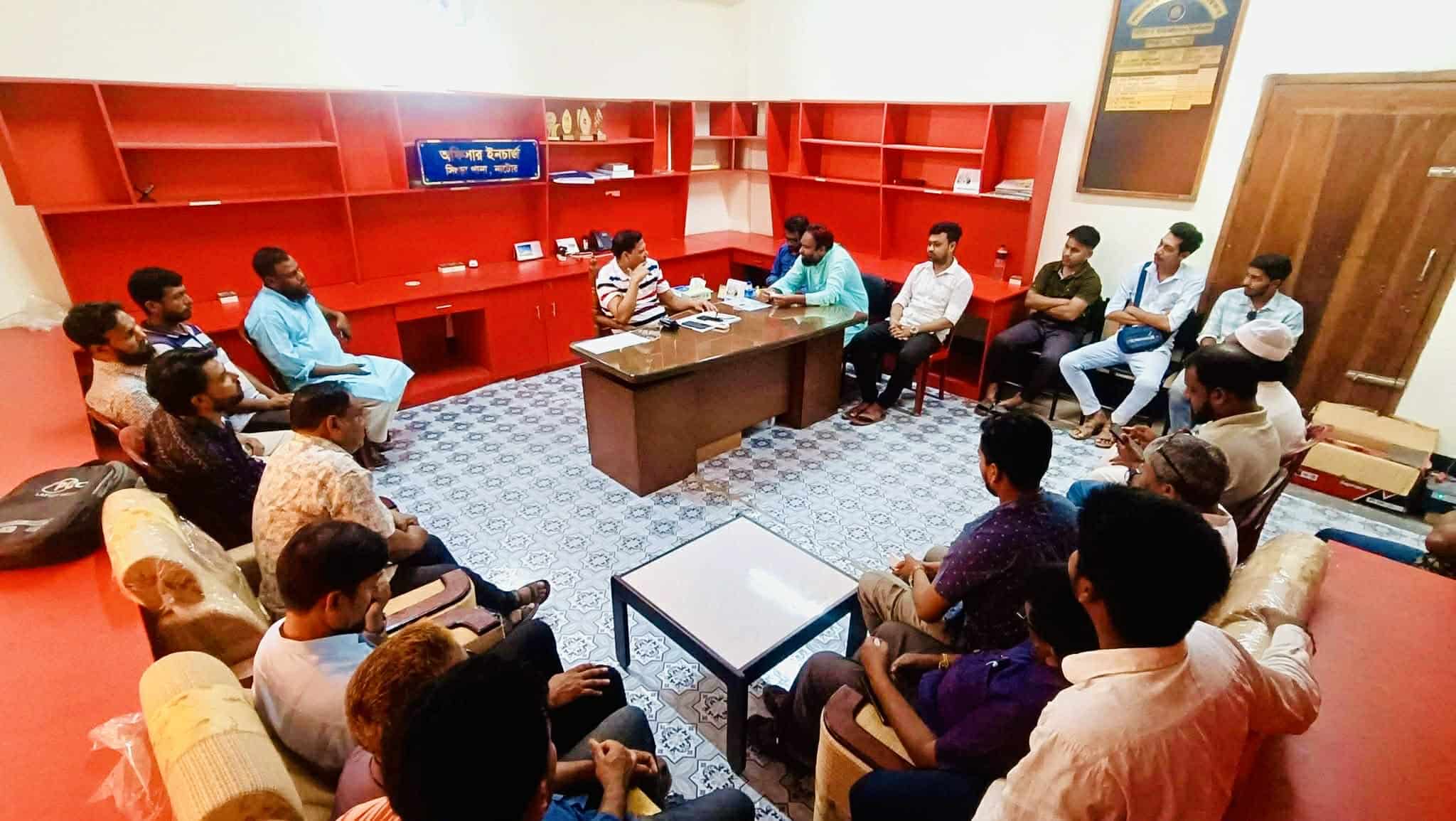 সিংড়া উপজেলায় কর্মরত সাংবাদিকদের সাথে ওসির মতবিনিময়