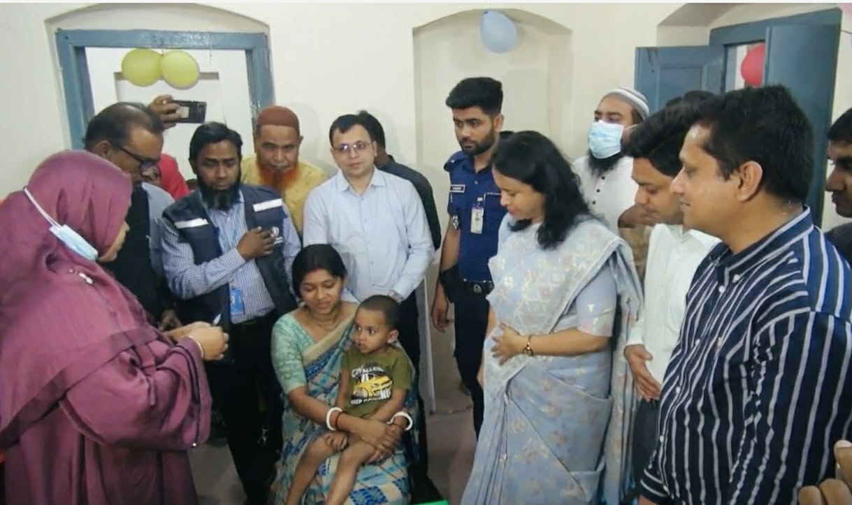 নাটোরে হামের বিশেষ টিকাদান কর্মসূচির উদ্বোধন