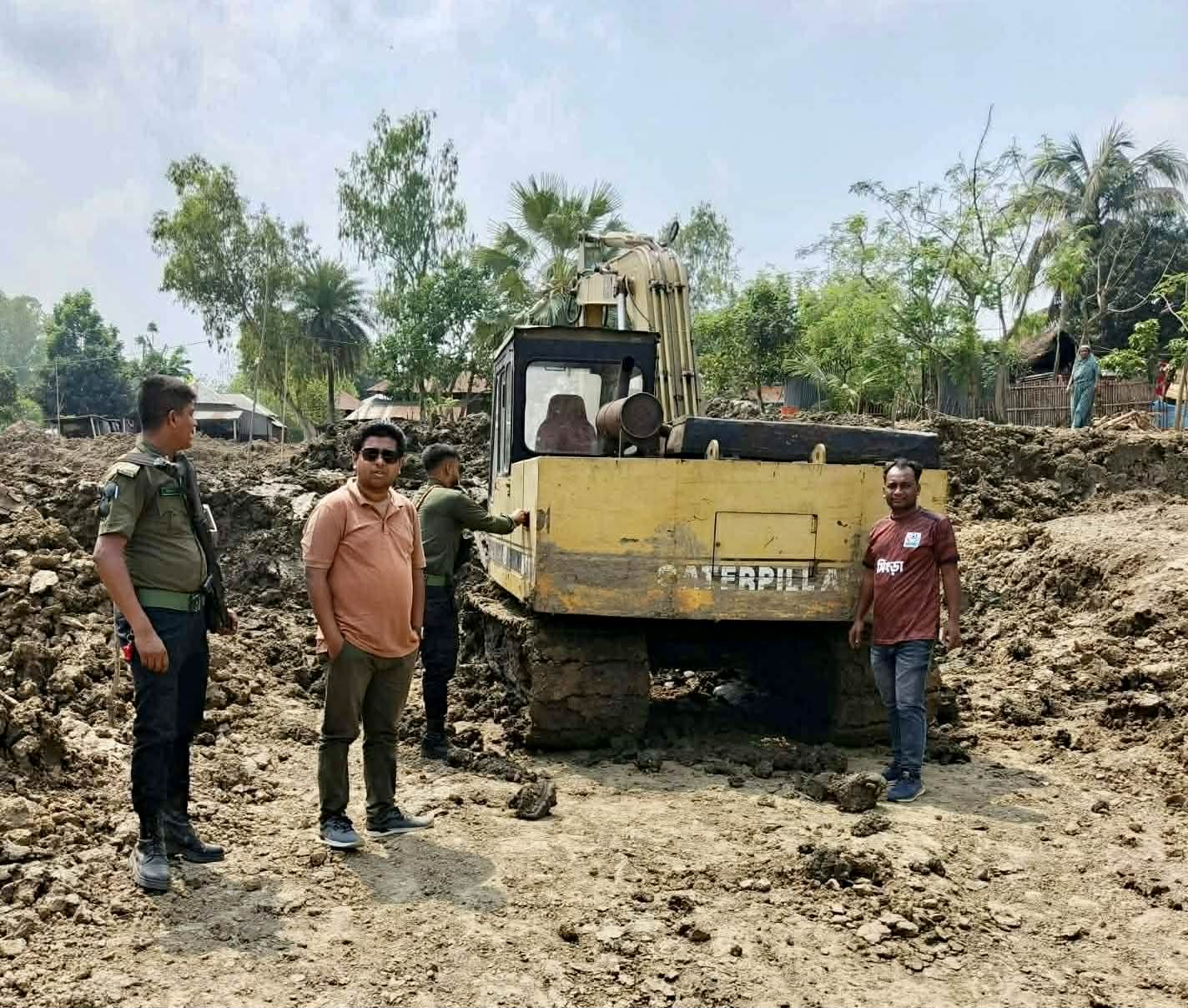 সিংড়ায় ইউএনও’র সাঁড়াশি অভিযানে ১২টা ভেকুর ২৪টি ব্যাটারি জব্দ