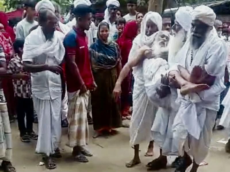 লালপুরে স্বামী-স্ত্রীর ‘জিন্দা কবর’ রটনা, পুলিশের উপস্থিতিতে ভেস্তে গেল পরিকল্পনা