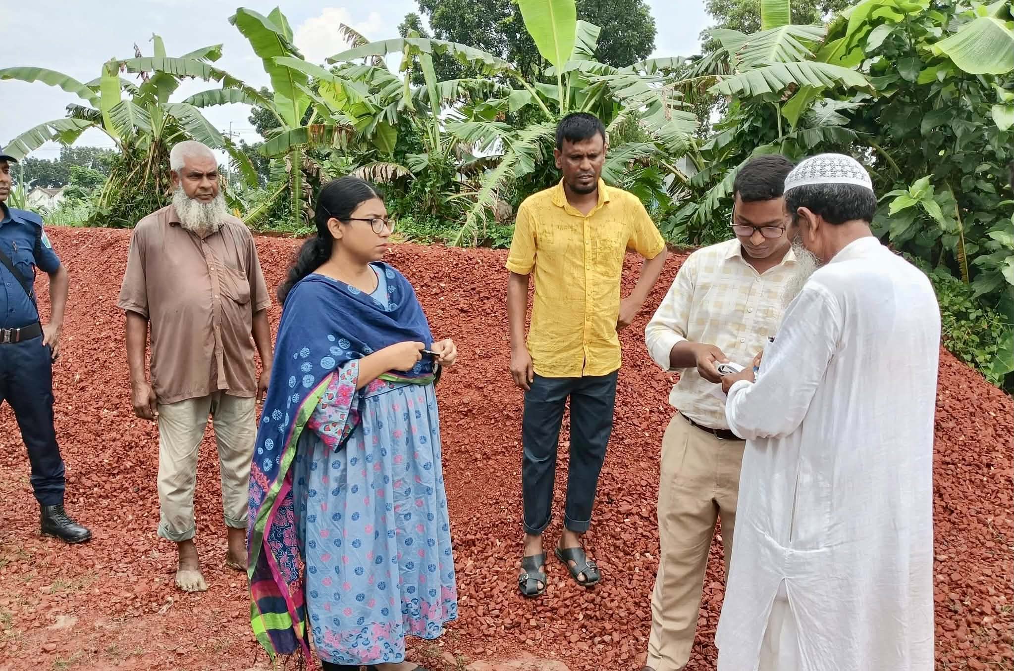 সিংড়ায় আবাদি জমিতে পুকুর খননের অপরাধে ৫০ হাজার টাকা জরিমানা