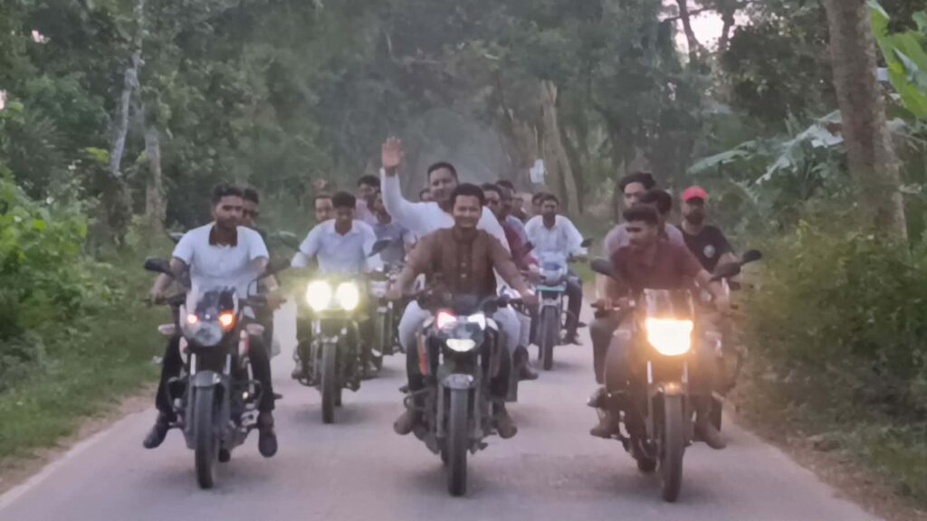 সিংড়ায় চেয়ারম্যান প্রার্থী সবুজের মোটরসাইকেল শোভাযাত্রা